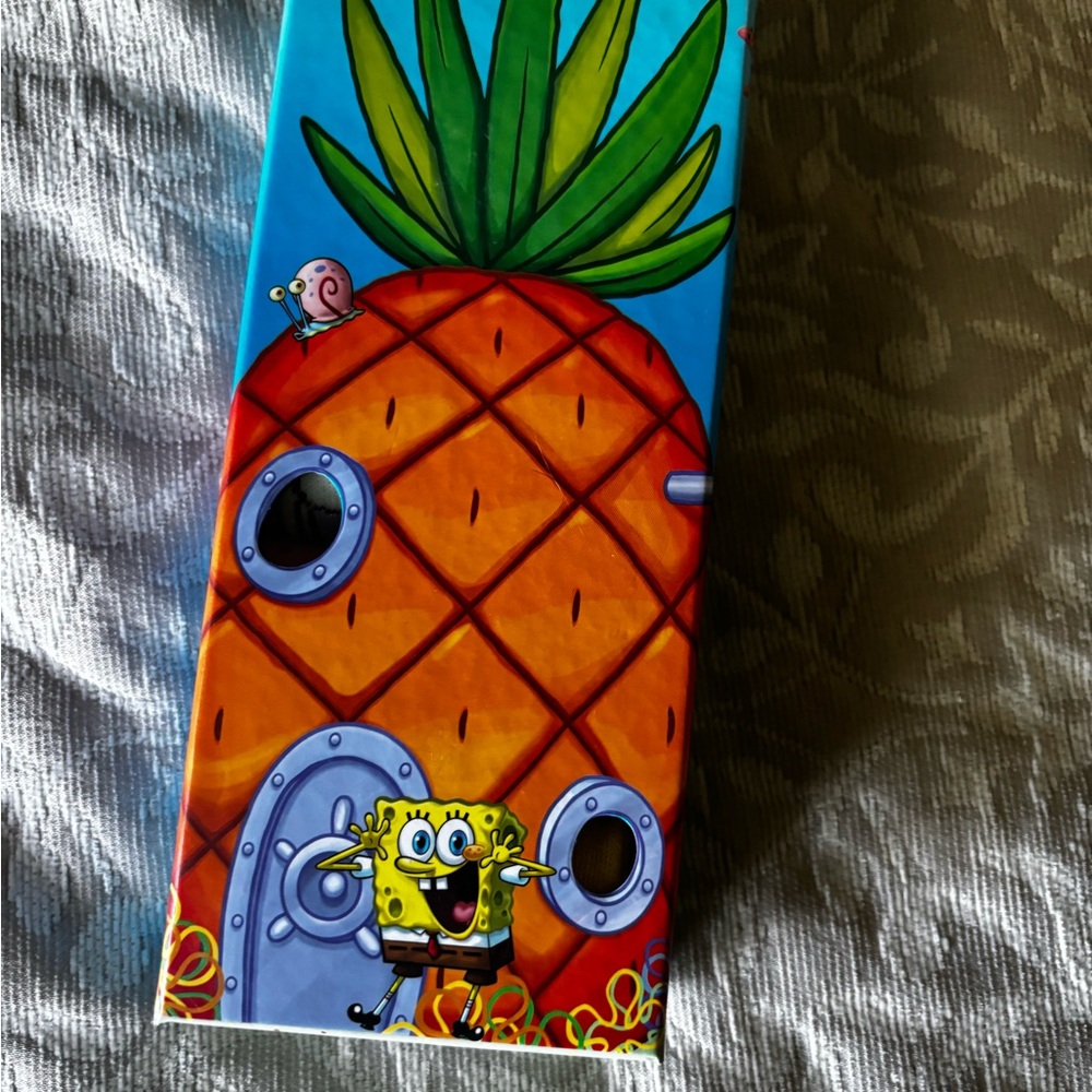 SpongeBob SquarePants Pineapple House with Blue and Orange